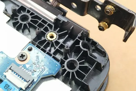 Lenovo Laptop Menteşe Tamiri