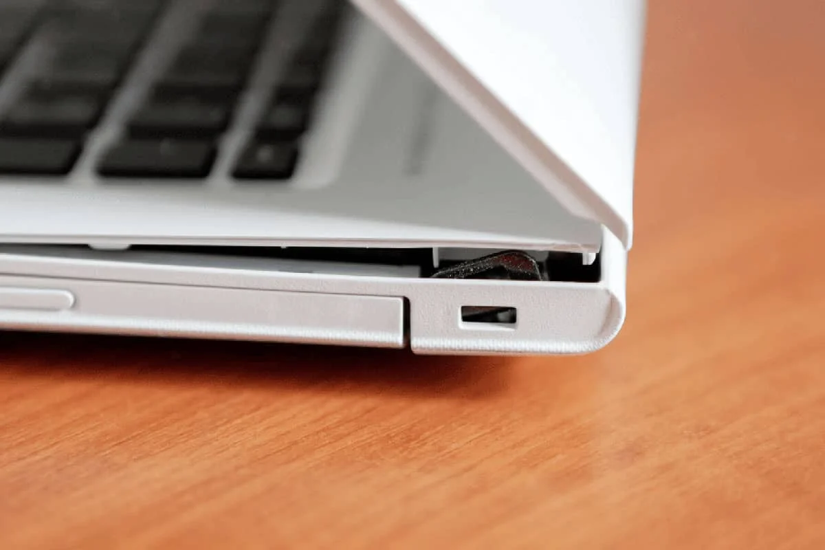 Lenovo Laptop Menteşe Tamiri Ankara’da Nerede Yapılır?